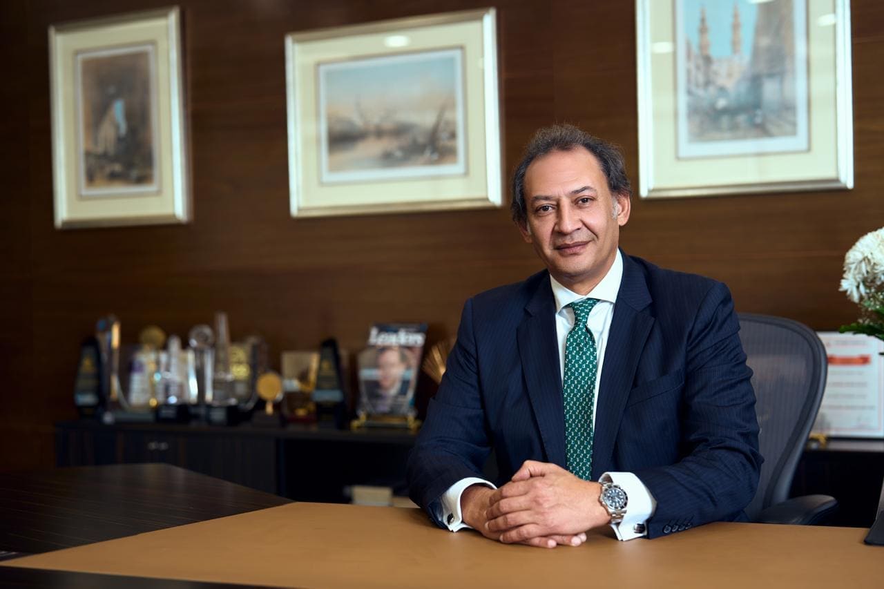 بنك البركة مصر يموّل مشروع ميكنة الدفع المسبق لتذاكر أتوبيسات النقل العام بالقاهرة